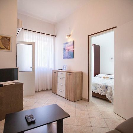 Apartment Rosy Pula Extérieur photo